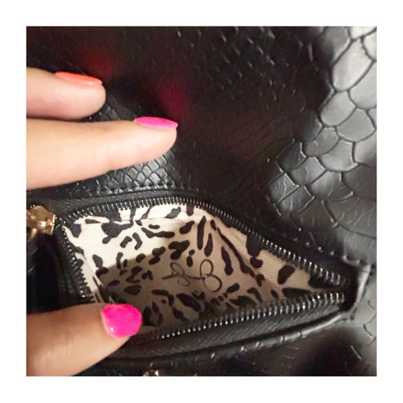 Jessica Simpson Black Crossbody Bag - Picture 6 of 10